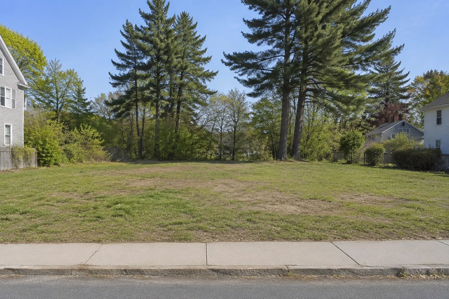 Undeveloped residential lot in Boston