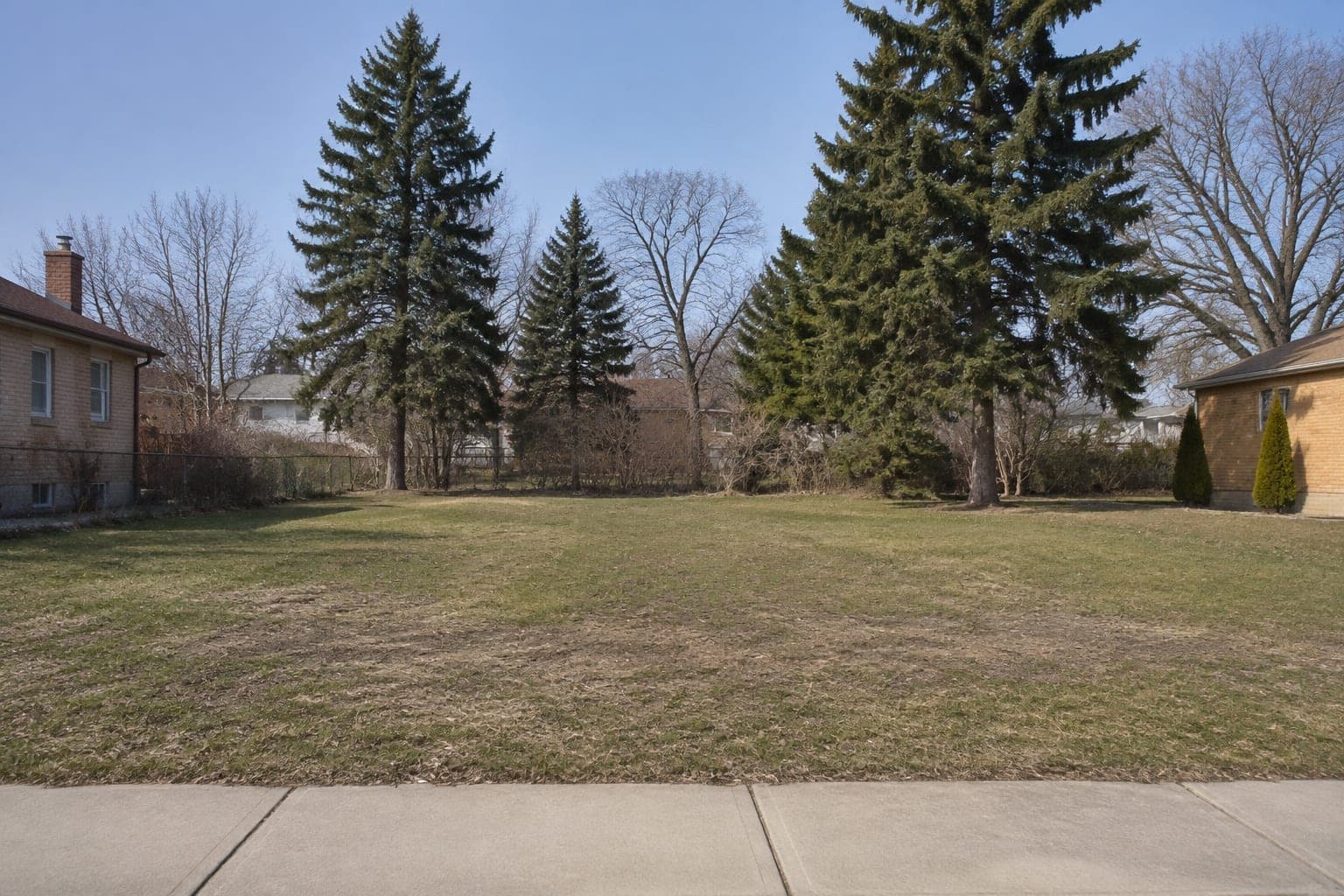 Undeveloped residential lot in Chicago