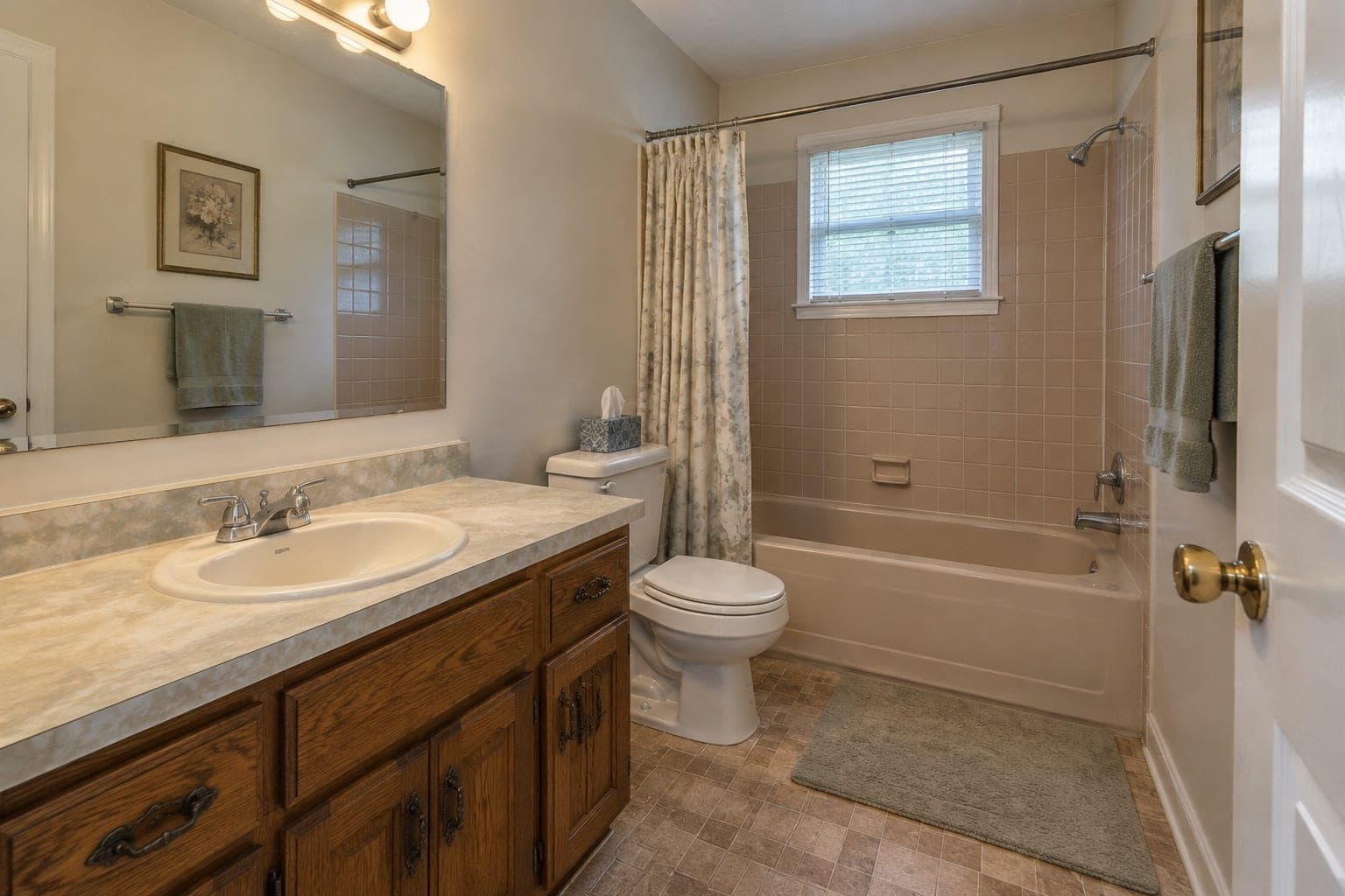 Out-of-date bathroom in a home in Memphis