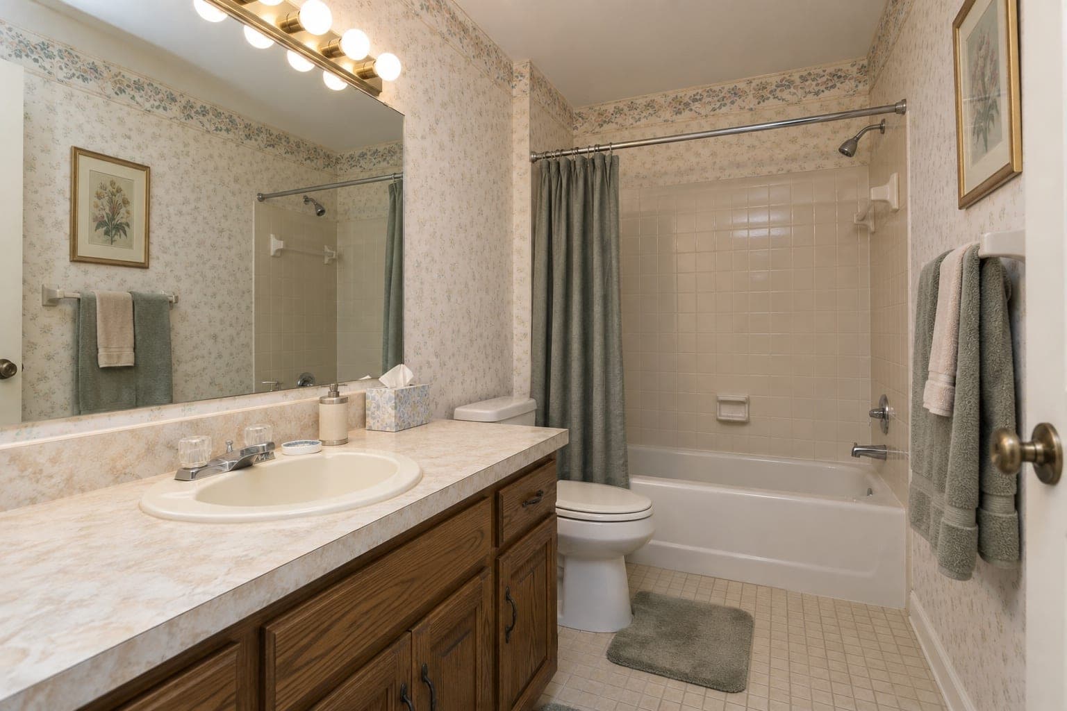 Out-of-date bathroom in a home in Raleigh